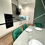 Appartamento Romantic Apartments - In The Center Of Lviv , 2 Min To Opera