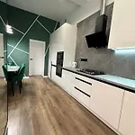 Appartamento Romantic Apartments - In The Center Of Lviv , 2 Min To Opera