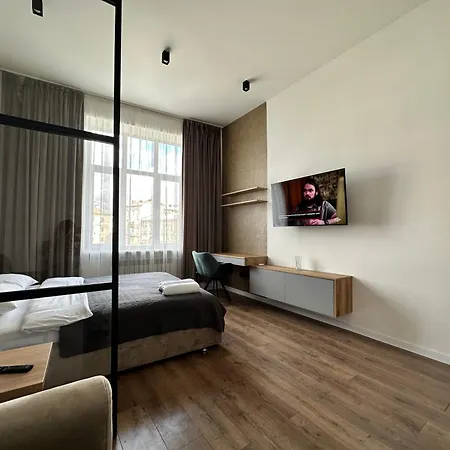 Appartamento Romantic - In The Center Of , King-size Bed Leopoli