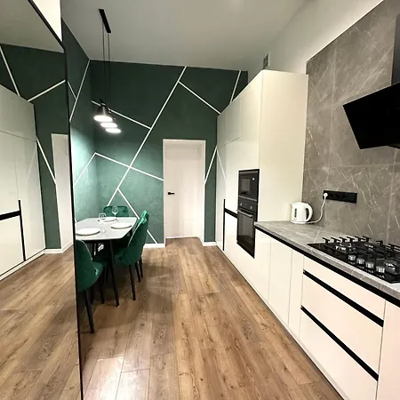 Apartment Romantic - In The Center Of , King-size Bed *