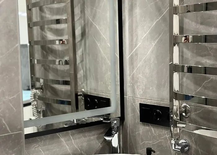 Romantic - In The Center Of , King-size Bed לבוב